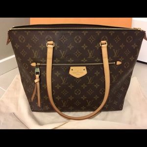 Louis Vuitton Iena MM